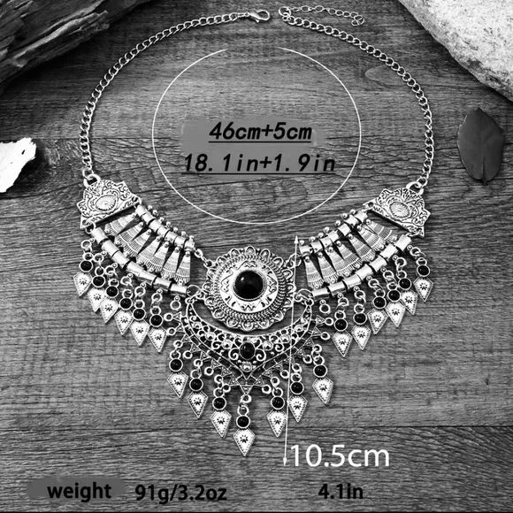 Gold Toned Statement Necklace with Black Accents Collarbone Women’s Jewelry NWT - Picture 2 of 3